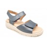 Sandalia cómoda de piel con velcros