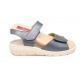 Sandalia cómoda de piel con velcros