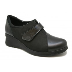 Zapato mocasín con velcro. Para plantillas